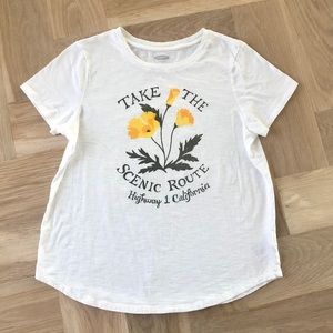 Old Navy Graphic T-Shirt: Medium